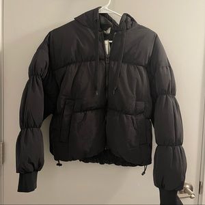 H&M Black Cropped Puffer Jacket (NWT)